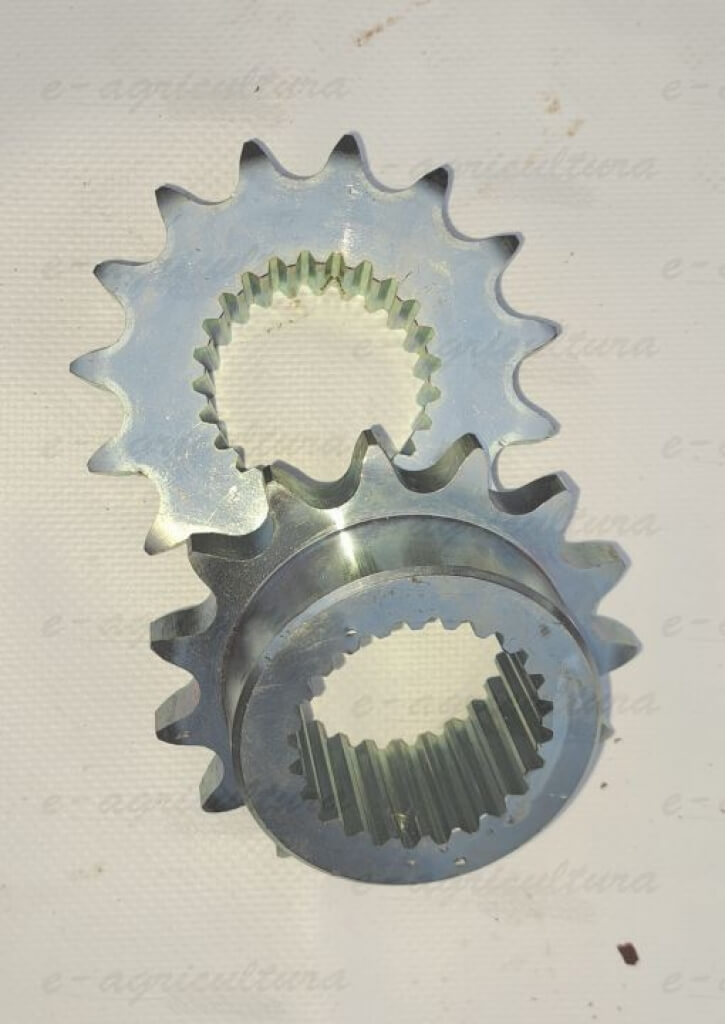 Pinion Z=15 - culegator BISO