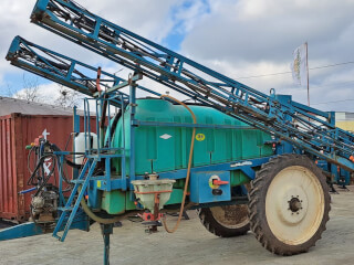 Mașină de erbicidat 2500L/24.0M, tractată, TEHNOFAVORIT R24