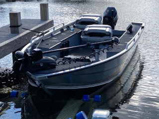 Qwest Marine B421